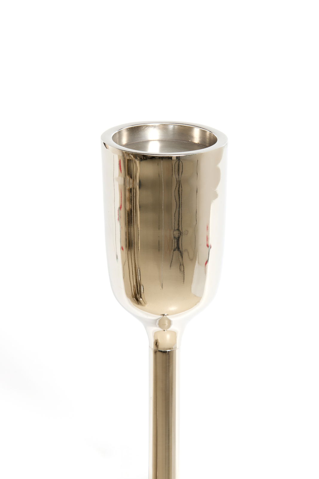 Eleganter goldener Kerzenhalter aus Metall, seitliche Perspektive