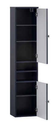 Hoge kast met twee open deuren, vijf legplanken en een donkere buitenkleur, gezien vanaf de voorkant.