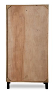 Rückansicht eines Vitrinenschranks aus Holz mit schwarzen Beinen.