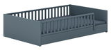 Graues Bodenbett mit Gitterstäben, seitliche Perspektive