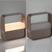 Moderne Tischleuchte PURE Go in rechteckigem Design, seitliche Perspektive, mit beleuchtetem und unbeleuchtetem Zustand.