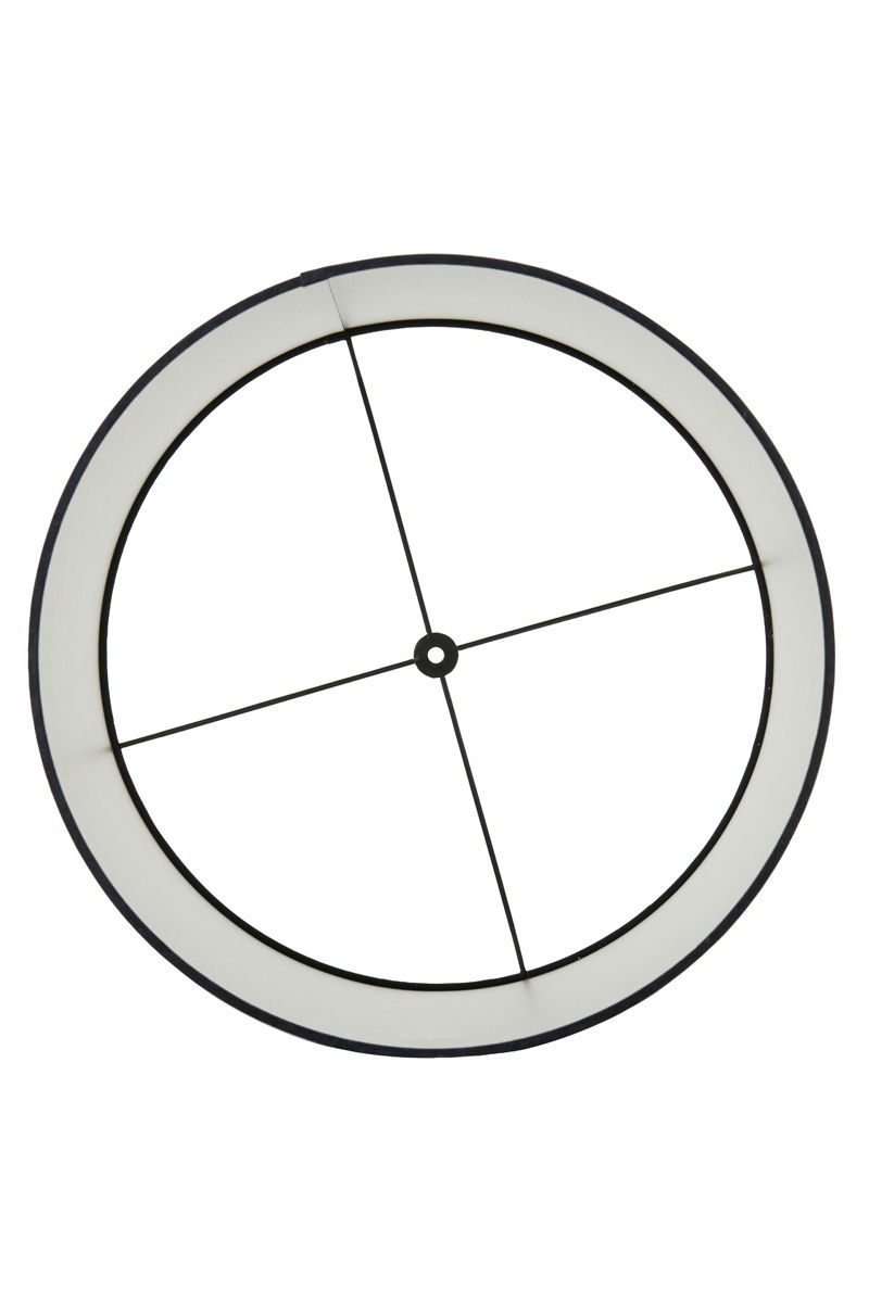 Draufsicht auf einen runden Lampenschirm mit schwarzem Rand und Kreuzstreben.