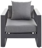 Grauer Lounge-Sessel mit Kissen, Vorderansicht