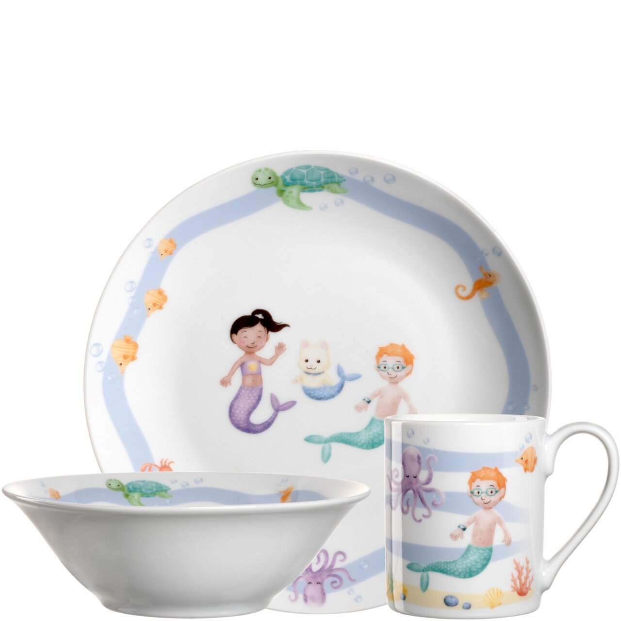 Servies voor kinderen met zeemeerminnenmotief, bestaande uit een bord, een kom en een kopje, gezien van voren.