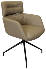 Beiger Armlehnstuhl mit schwarzem Metallgestell, seitliche Perspektive