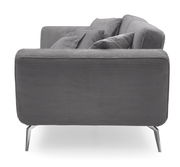 Seitenansicht eines grauen Megasofas mit zwei Sitzen, gestreiftem Stoffbezug und Metallfüßen.