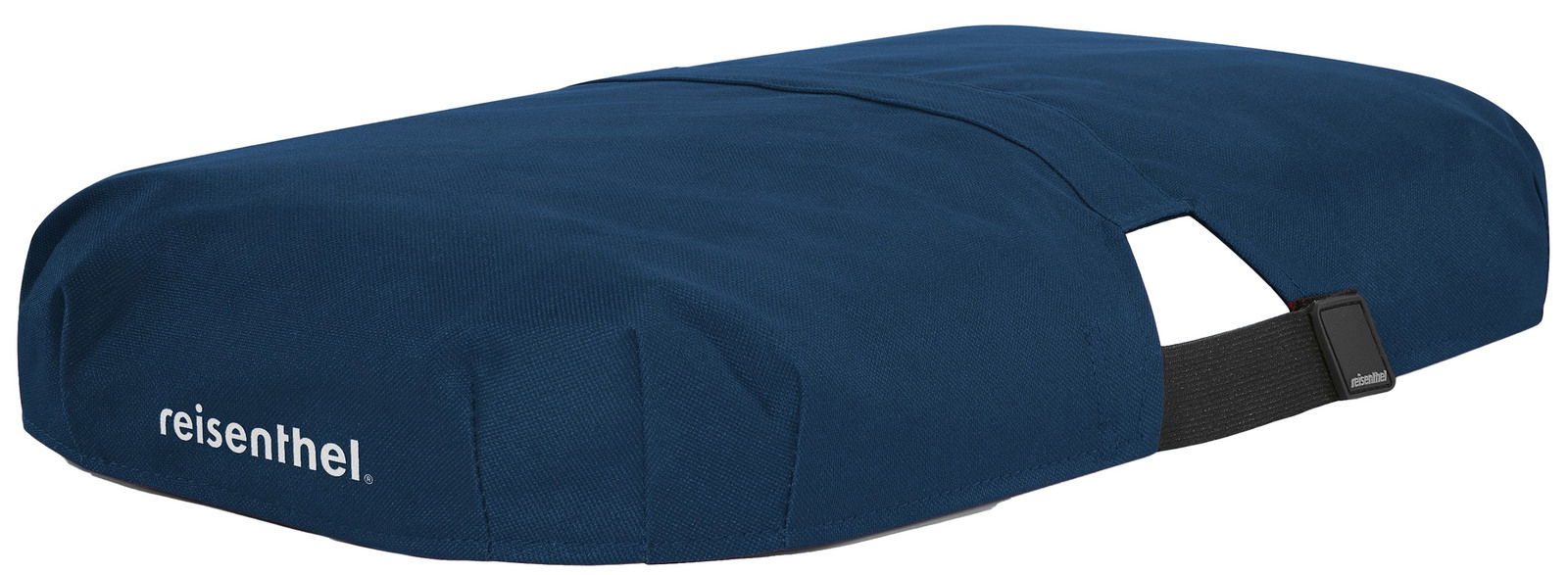 Reisenthel Carrybag Cover Dark Blue Dunkelblaue Abdeckung für einen Tragekorb, seitliche Perspektive, mit einem elastischen Band und dem Logo 'reisenthel'.