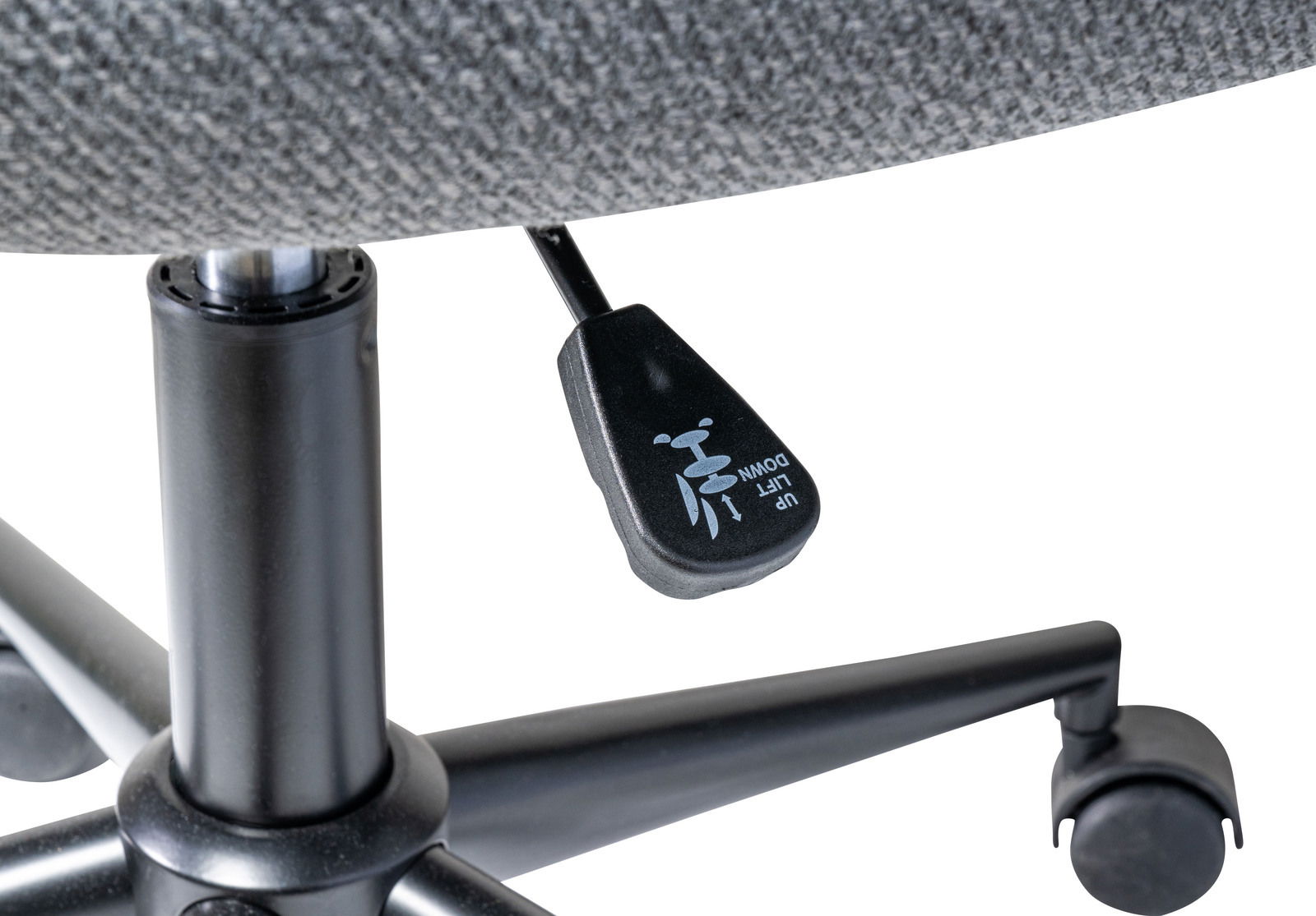 Nahaufnahme eines Drehstuhls mit Fokus auf die Höhenverstellung aus seitlicher Perspektive.