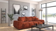 Rotes Funktionssofa in modernem Wohnzimmer mit großen Fenstern, von vorne betrachtet.
