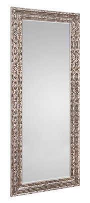 Rechteckiger Spiegel mit dekorativem, strukturiertem Rahmen in Holzoptik, Perspektive leicht von der Seite