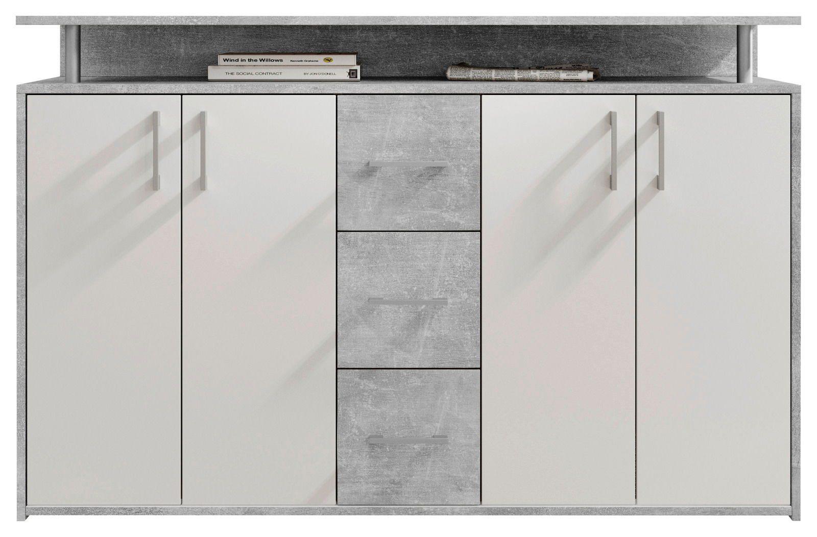 Frontale Ansicht eines modernen Sideboards mit zwei weißen Türen und drei grauen Schubladen in der Mitte, dekoriert mit Büchern und einer Zeitung auf der oberen Ablage.
