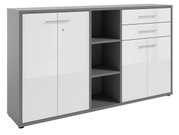 Moderne archiefkast met twee deuren, drie laden en open vakken, gezien van voren.