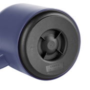 Bodenansicht einer blauen Isolierkanne SAMBA 1,5l mit schwarzem Boden, hergestellt in Deutschland.