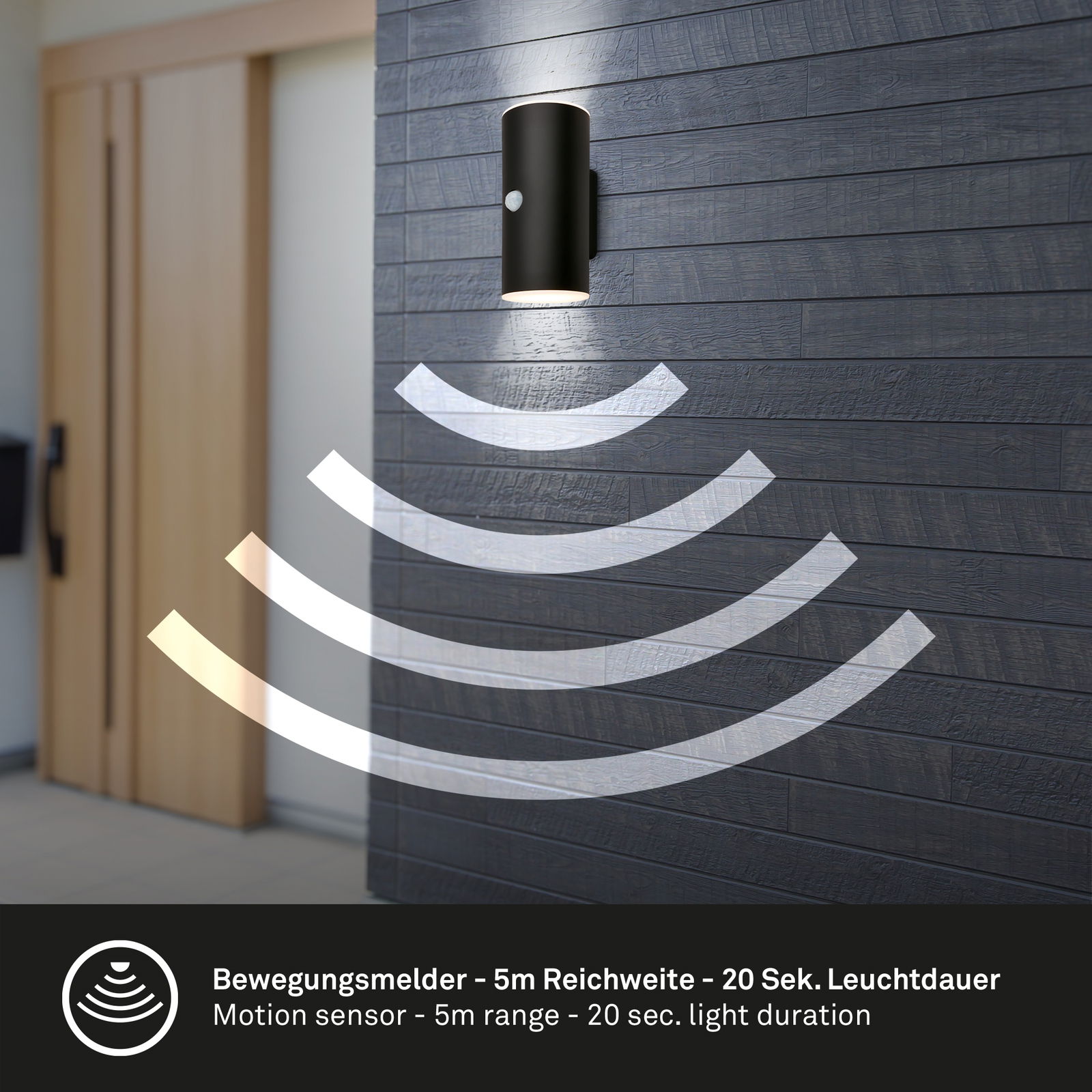 Akku-Außenwandleuchte mit Bewegungssensor, montiert an einer Wand, seitliche Perspektive