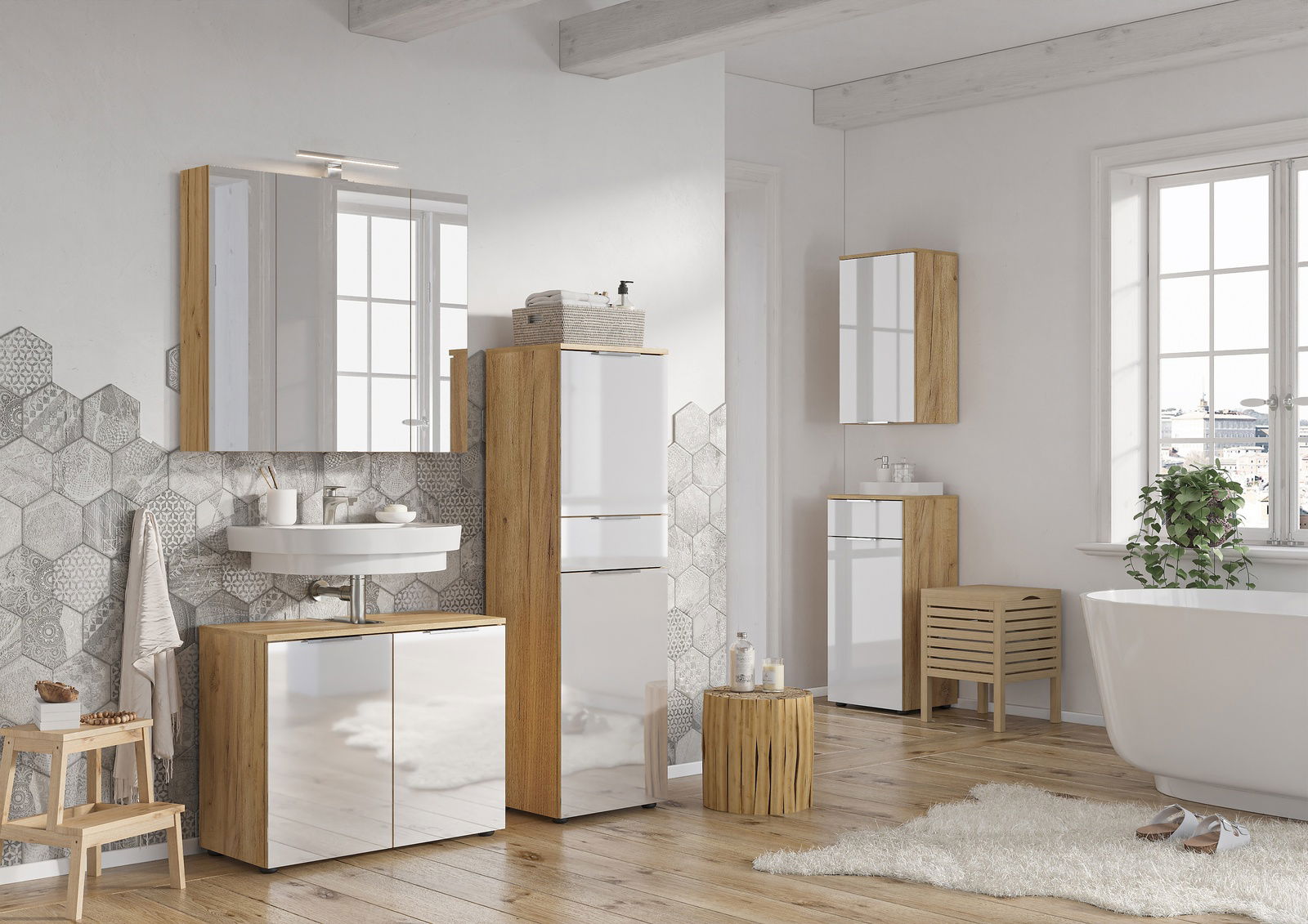 Moderner Hängeschrank im Badezimmer, Holzoptik mit weißen Fronten, seitliche Perspektive