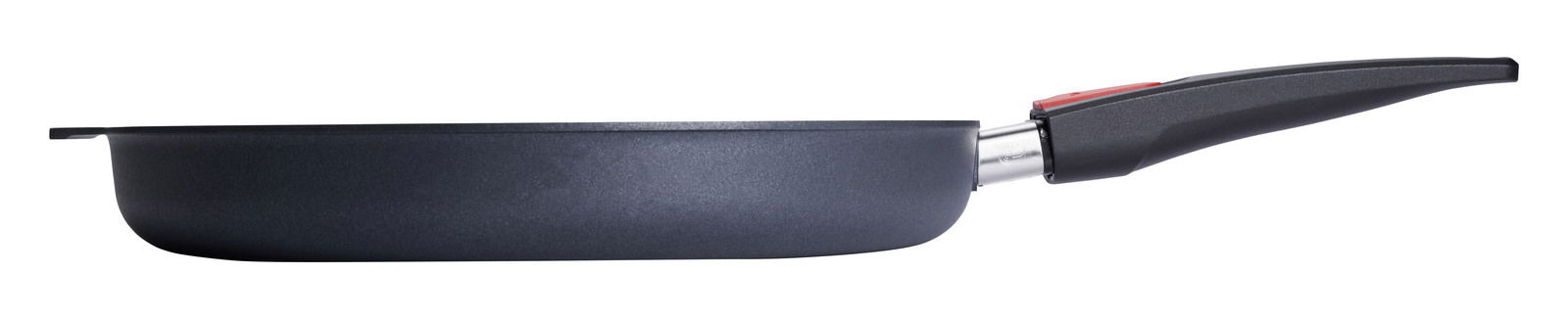 Seitenansicht einer Gusspfanne 32cm Diamond Lite mit ergonomischem Griff.