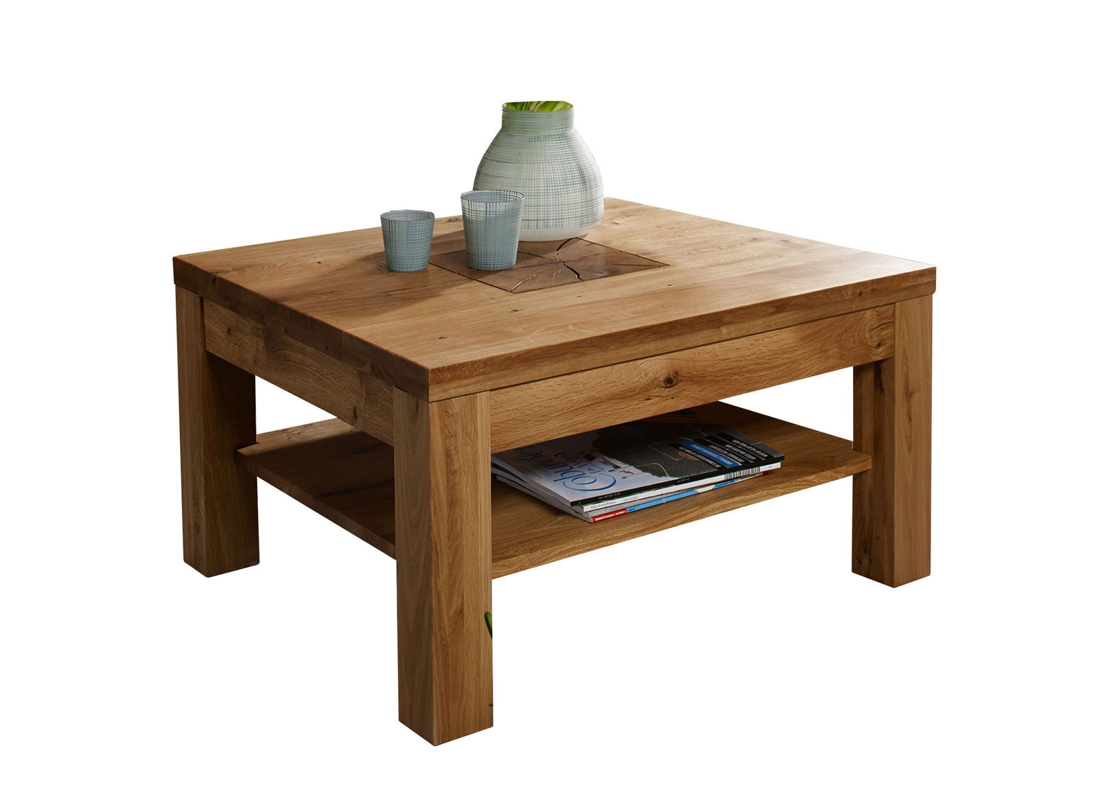 Holz-Couchtisch mit quadratischer Form, dekoriert mit einer Vase und zwei Bechern, seitliche Perspektive