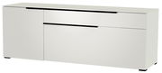 Weißes TV-Lowboard mit modernen schwarzen Griffen, seitliche Perspektive