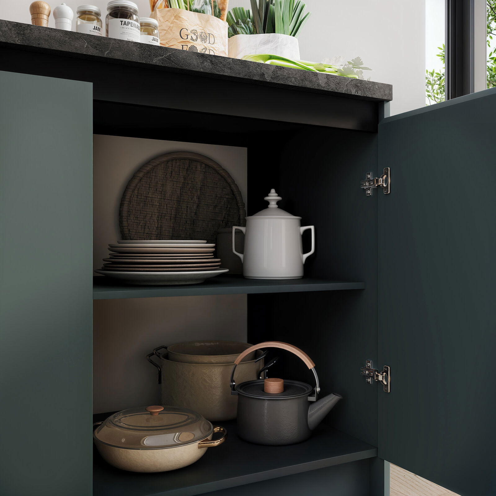 Geöffneter Küchenschrank mit Geschirr und Teekanne, seitliche Perspektive