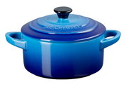 Blauwe mini-cocotte van Le Creuset met deksel, zijaanzicht