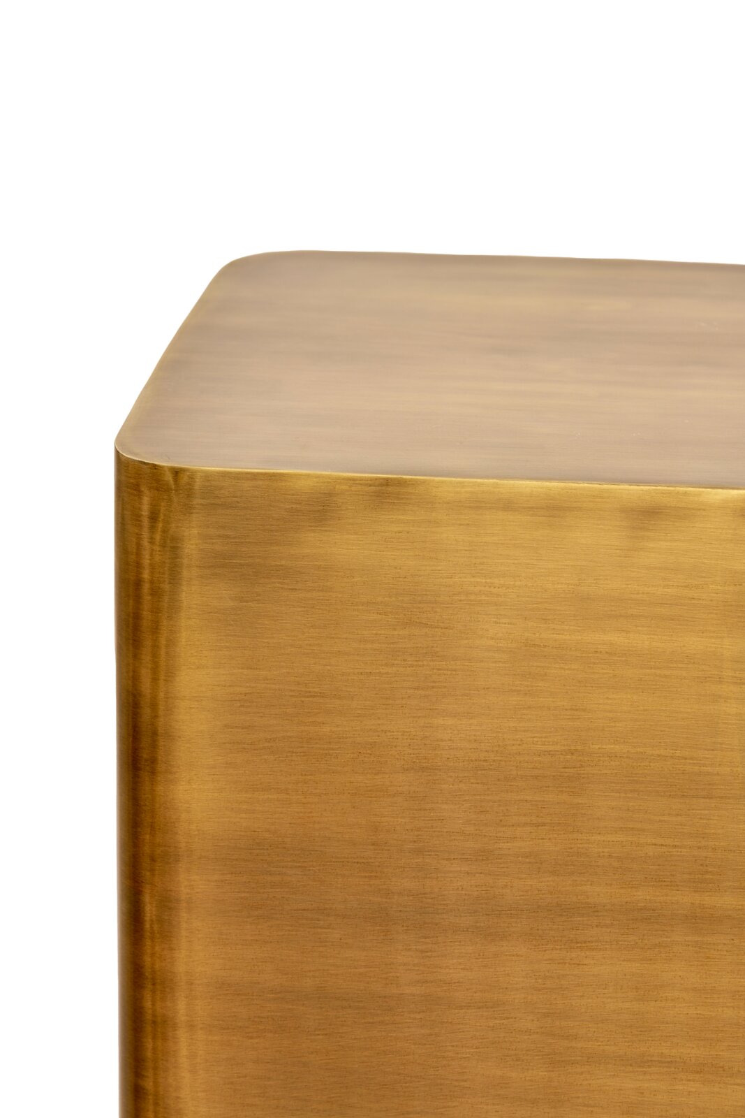 Nahaufnahme einer goldenen Säule mit abgerundeten Ecken, Perspektive von oben.