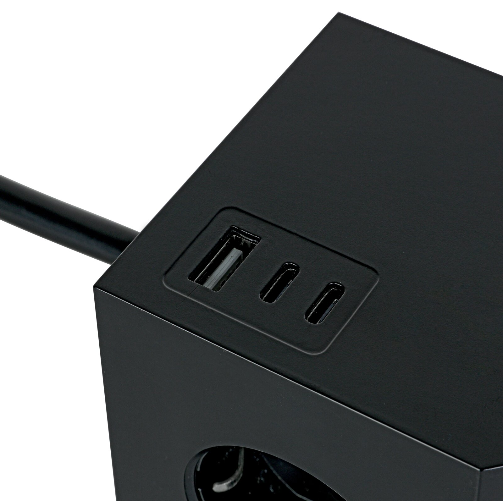 Schwarzer Steckdosenwürfel mit USB-Anschlüssen, Perspektive von oben