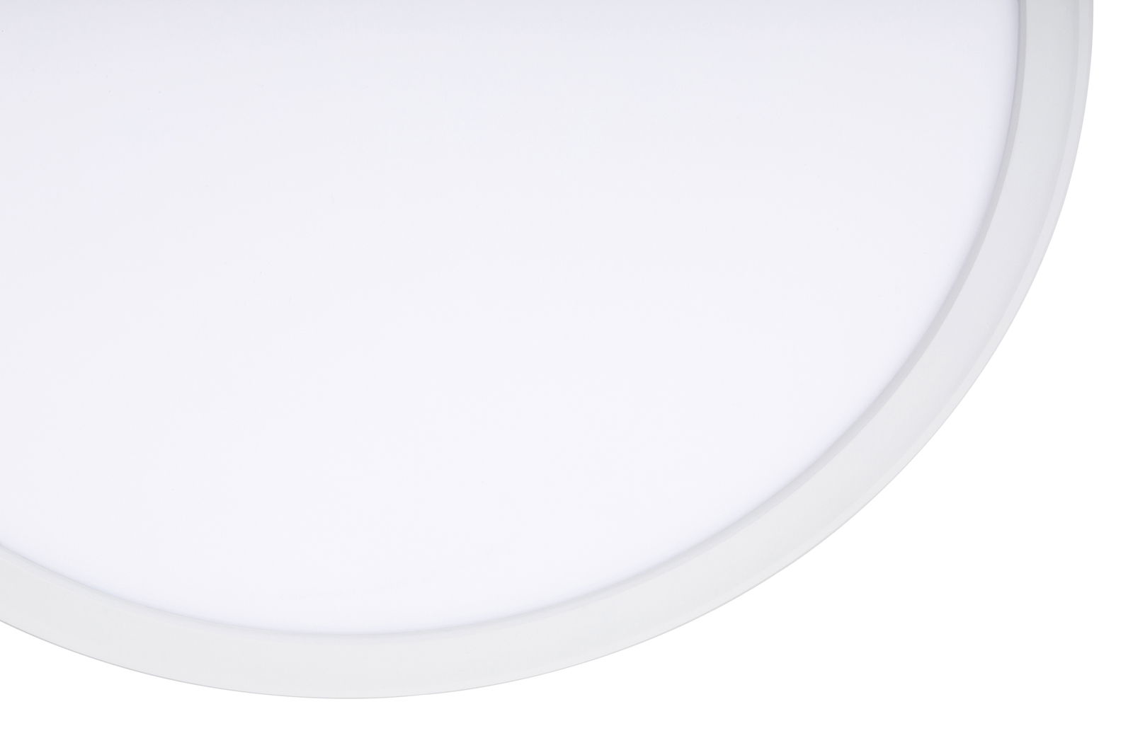 Nahaufnahme einer runden LED-Deckenleuchte aus der Seitenperspektive