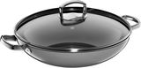 Wok mit Glasdeckel und zwei Griffen, seitliche Perspektive