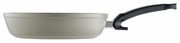 Seitenansicht einer grauen Pfanne Ceratal Comfort 28cm mit schwarzem Griff
