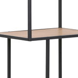 Nahaufnahme eines modernen Regals mit schwarzem Metallrahmen und Holzböden, seitliche Perspektive.