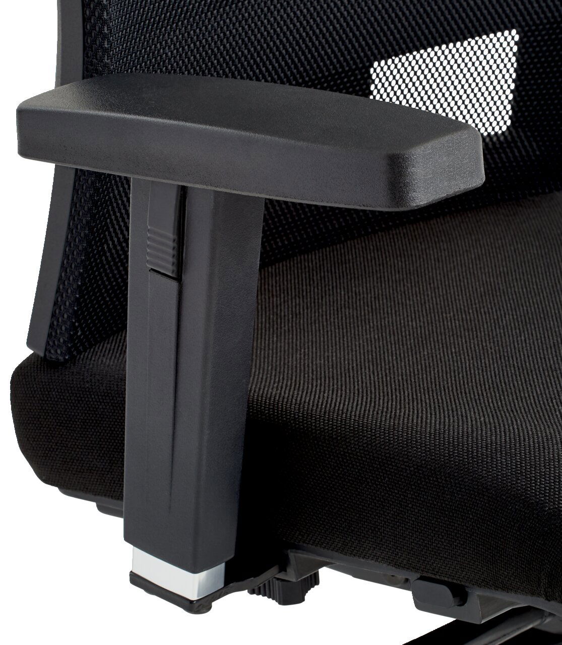 Nahaufnahme eines schwarzen Drehstuhls mit Armlehne und Netzrückenlehne, seitliche Perspektive