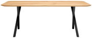 Moderner Esstisch mit Holzplatte und schwarzen Metallbeinen, Frontalansicht