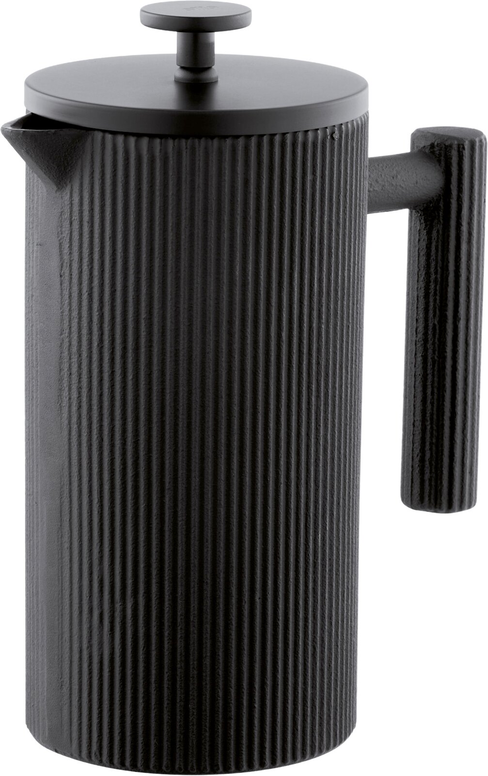 Schwarze zylindrische French Press mit geriffelter Oberfläche, Deckel, Pressknopf, Ausguss und seitlichem Griff, in frontaler Nahansicht leicht von oben