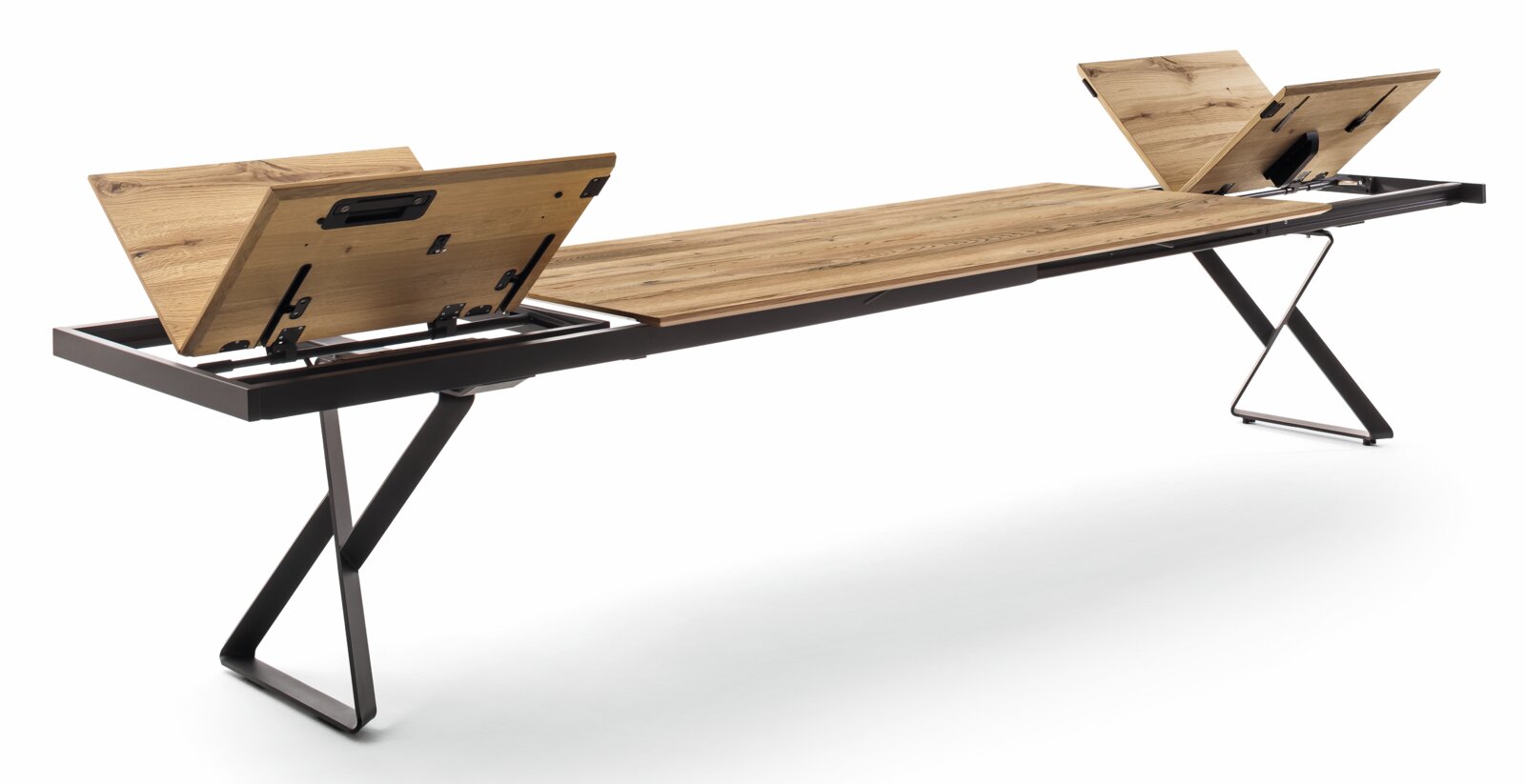 Moderner Esstisch mit ausziehbarer Holzplatte und Metallgestell, seitliche Perspektive