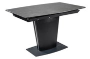 Moderner schwarzer Esstisch mit rechteckiger Tischplatte und zentralem Standfuß, seitliche Perspektive