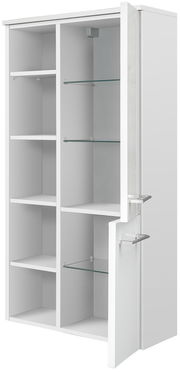 Weißer Midischrank mit mehreren Fächern und Glaseinlegeböden, geöffnete Tür, seitliche Perspektive