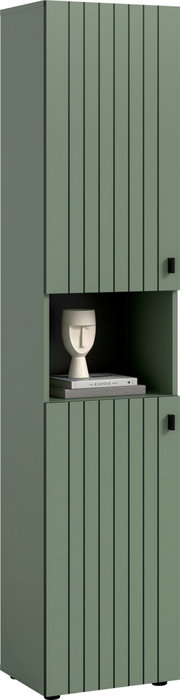 Grüner, hoher Schrank mit vertikalen Lamellenfronten, zwei Türen und offenem Mittelfach mit Dekofigur und Buch, frontale Ansicht
