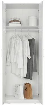 Offener XORA Mehrzweckschrank Serie EASY mit hängender Kleidung, Regalfach mit gefalteten Handtüchern und einer Box, sowie zwei Einkaufstüten unten, Frontalansicht.