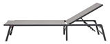 Seitliche Ansicht einer modernen Gartenliege mit verstellbarer Rückenlehne und stabilem Metallrahmen.