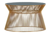 Moderner Couchtisch mit goldenen Metallstreben und runder Glasplatte, seitliche Perspektive