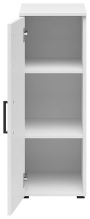 Weißer Mehrzweckschrank mit geöffneter Tür, zwei Einlegeböden und seitlicher Perspektive.