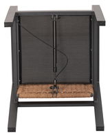 Rückansicht eines Loungesessels mit schwarzem Metallrahmen und geflochtener Sitzfläche.