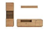 Wandkombination aus Holz, bestehend aus einem hohen Schrank, einem niedrigen Sideboard und einem Wandregal, frontal betrachtet.