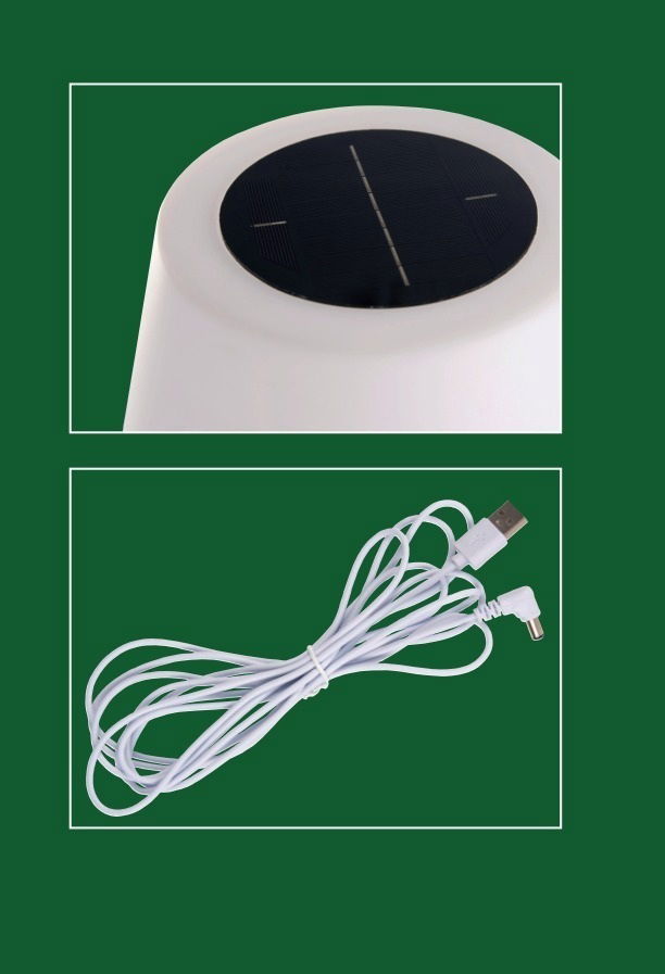 Obenansicht einer Solar Standleuchte mit Solarpanel und einem weißen Ladekabel mit USB-Anschluss.