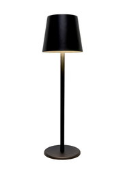 Schwarze Akku-Tischleuchte mit konischem Lampenschirm, frontal betrachtet.