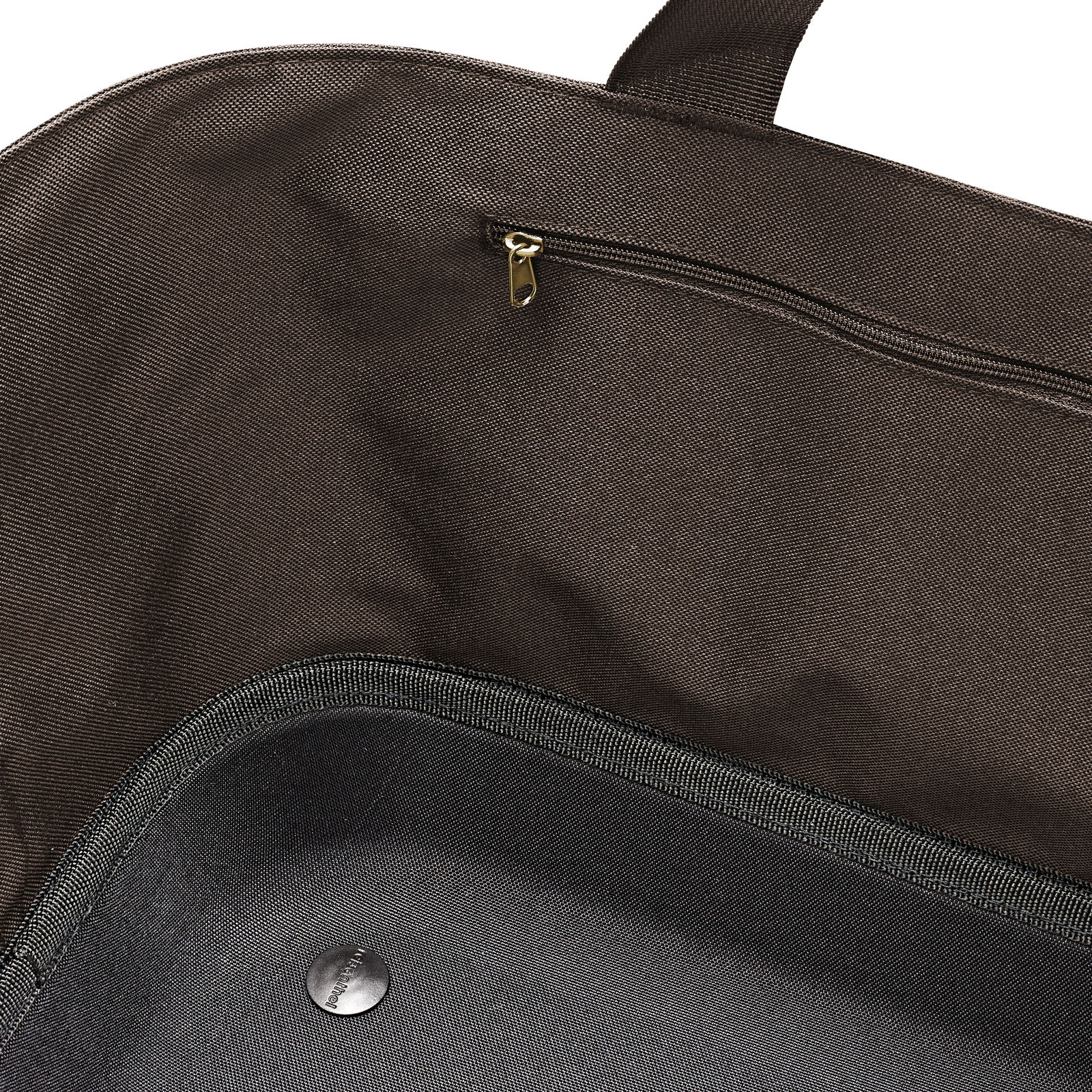 Innenansicht eines braunen Einkaufskorbs mit Reißverschlussfach und Tragegriff.