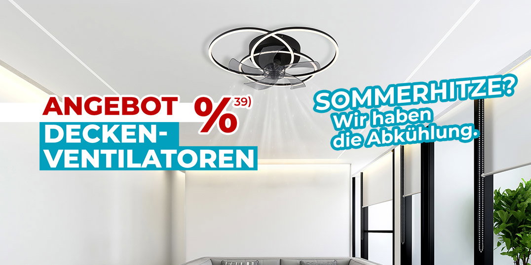 Moderner Wohnraum mit Deckenventilator und Werbehinweis auf Sommerangebot für Deckenventilatoren.