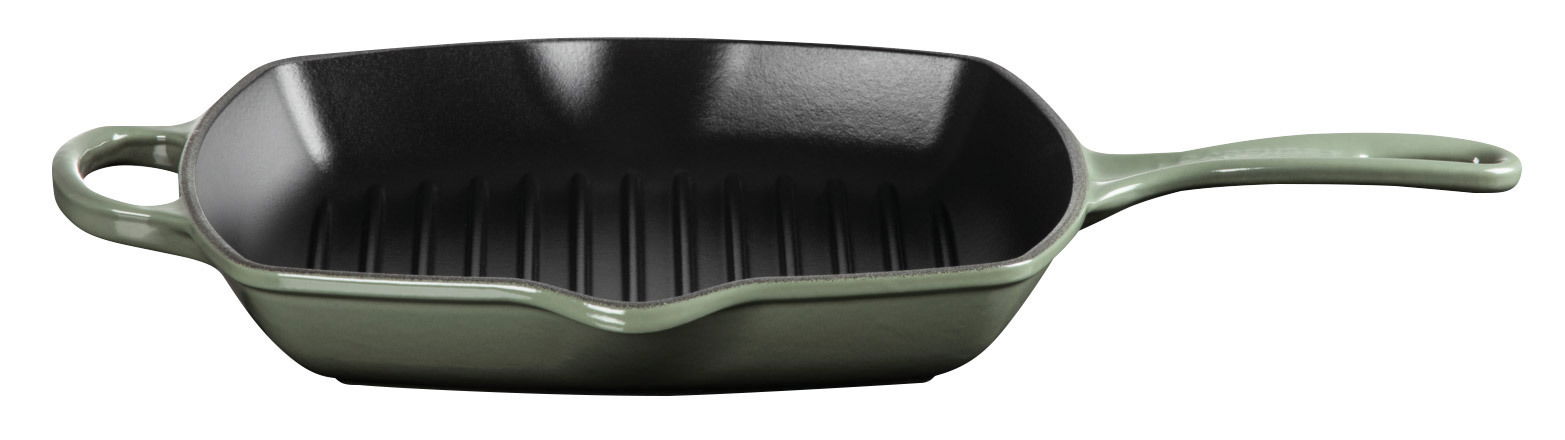 Grüne quadratische Grillpfanne mit Rillen, seitliche Perspektive