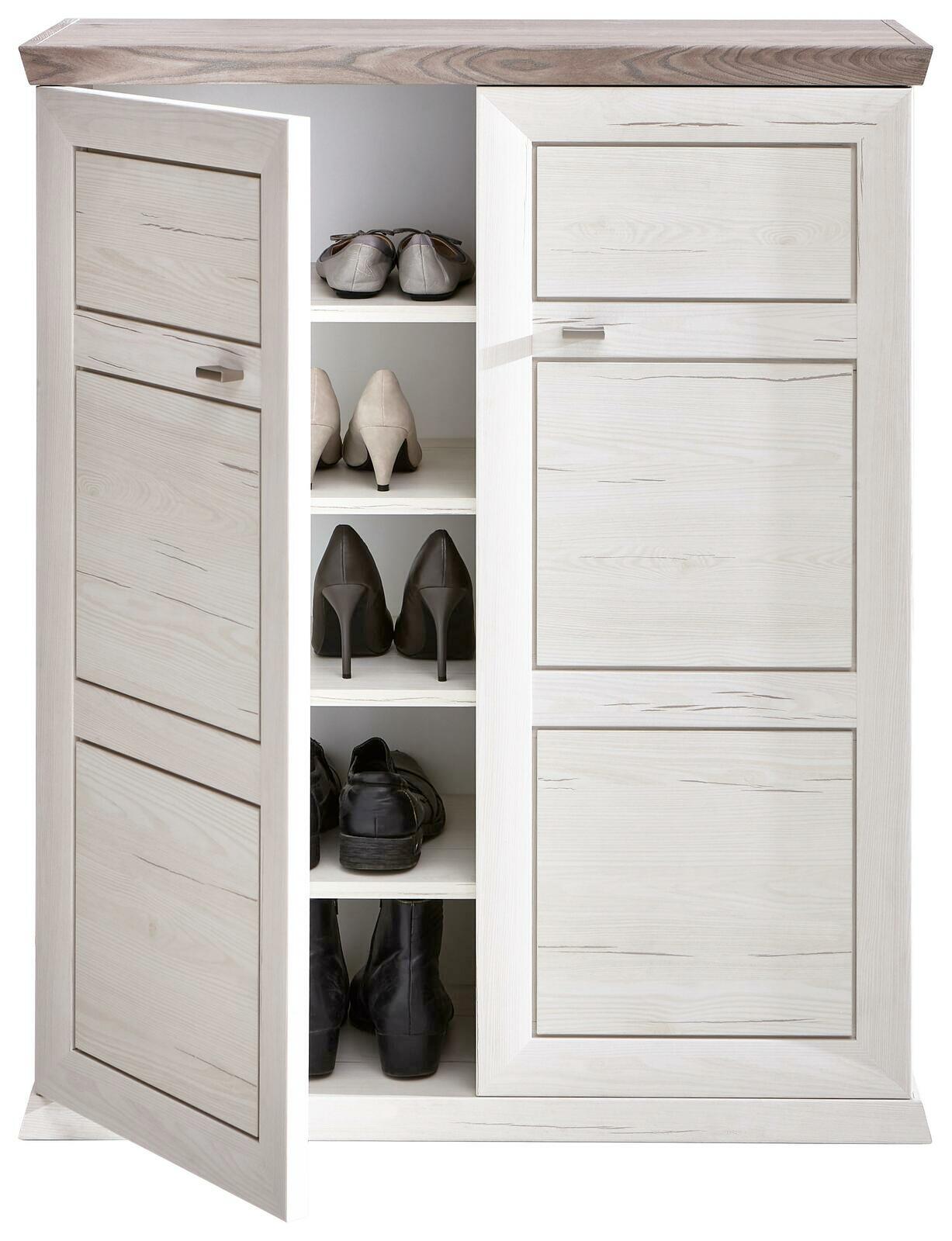 Schuhschrank aus der Serie Camron/Benton mit geöffneter Tür, zeigt mehrere Paar Schuhe auf Regalböden, Perspektive von vorne.