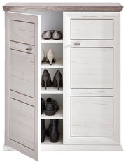 Schuhschrank aus der Serie Camron/Benton mit geöffneter Tür, zeigt mehrere Paar Schuhe auf Regalböden, Perspektive von vorne.
